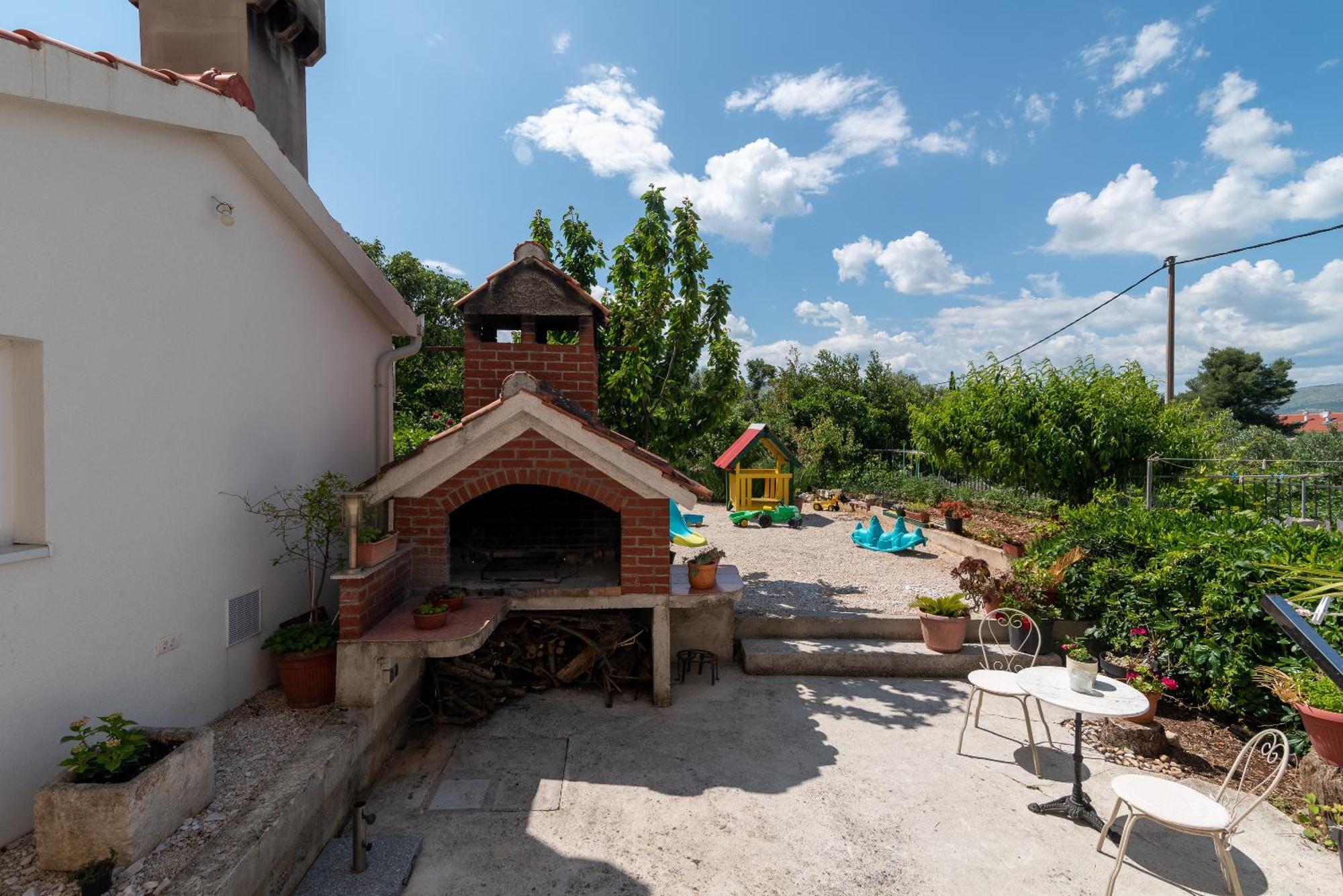 Apartments Brico - Heated Pool Trogir Exterior photo