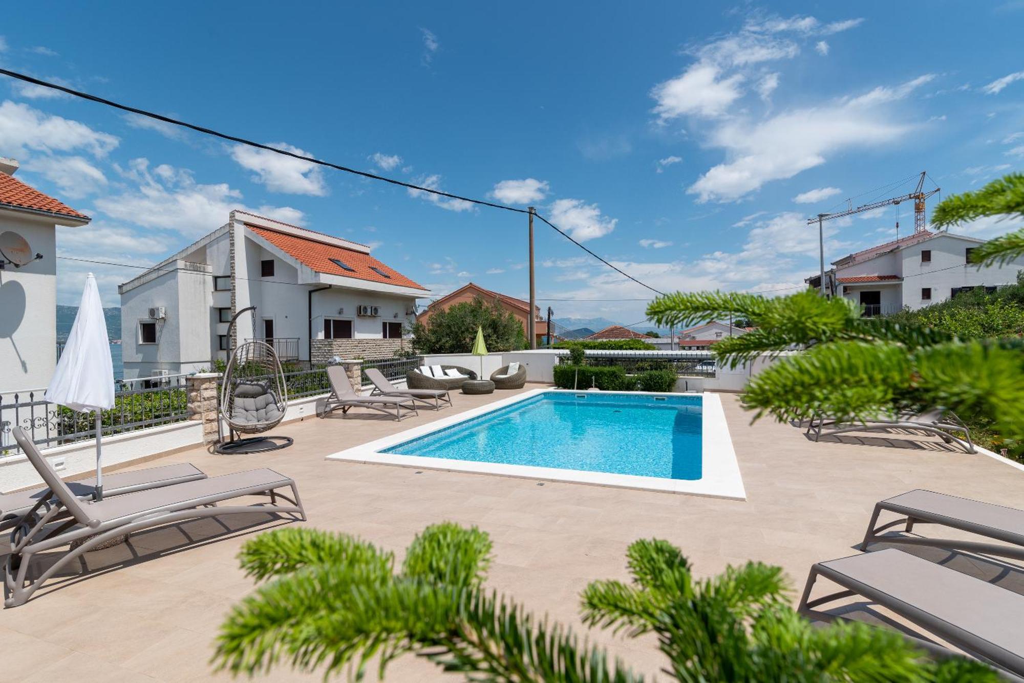Apartments Brico - Heated Pool Trogir Exterior photo
